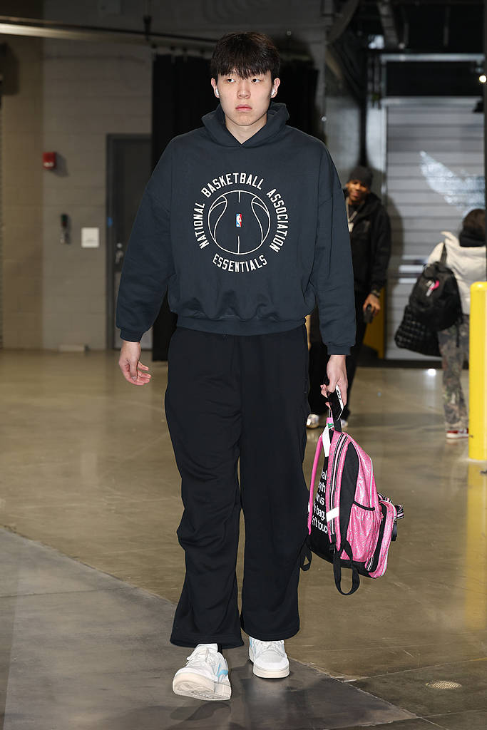 杨瀚森NBA生涯第14场2分之战 也是第7场2分1板